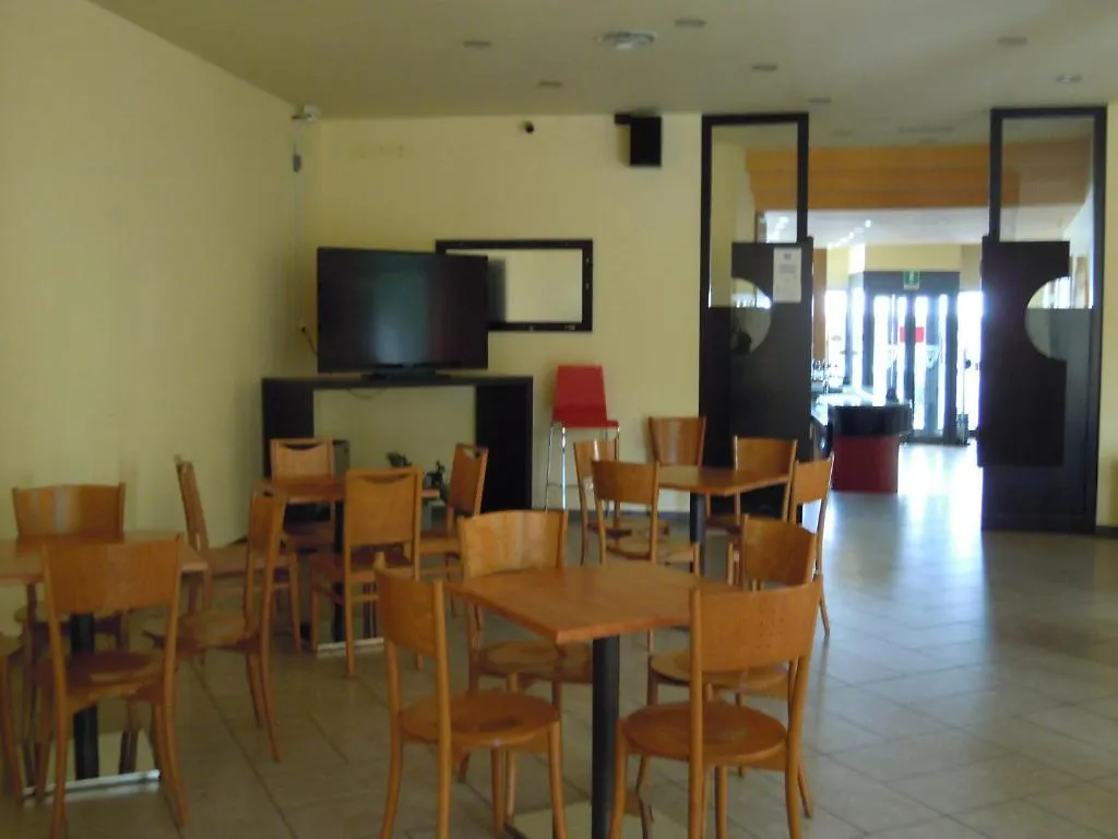 Hotel Xibana Tribano Italia