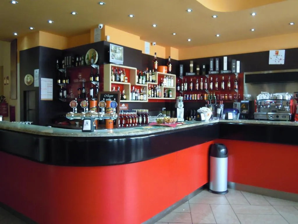 Hotel Xibana Tribano Ostello