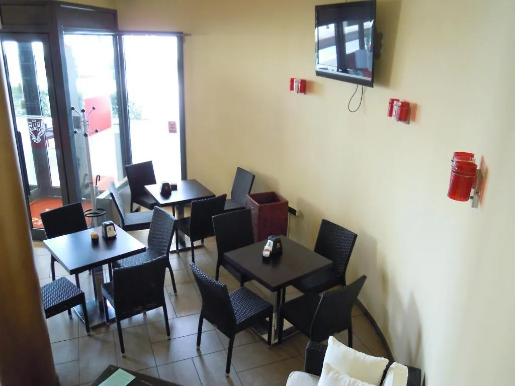 Ostello Hotel Xibana Tribano Italia